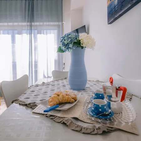 Mare Azzurro Apartment *